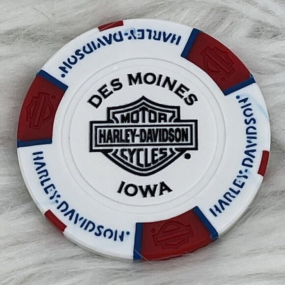 NEW White Red & Blue Poker Chip Big Barn Harley Davidson Des Moines Iowa - Picture 3 of 6